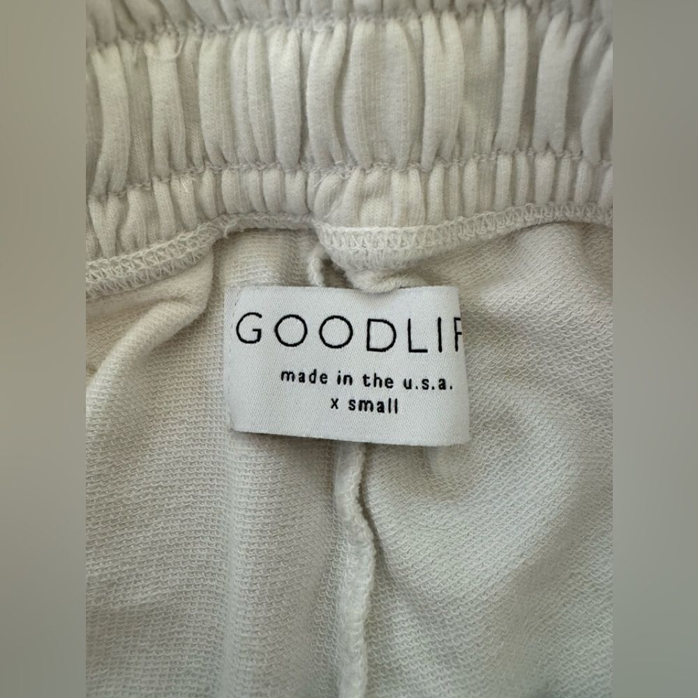 Goodlife Shorts - Picture 4 of 5